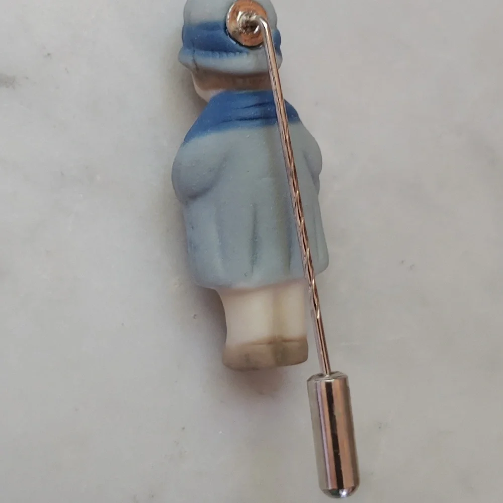 Vintage Hat‎ Pin Brooch Art Deco 1920's 1930's Ceramic Girl Cloche Hat Coat Doll